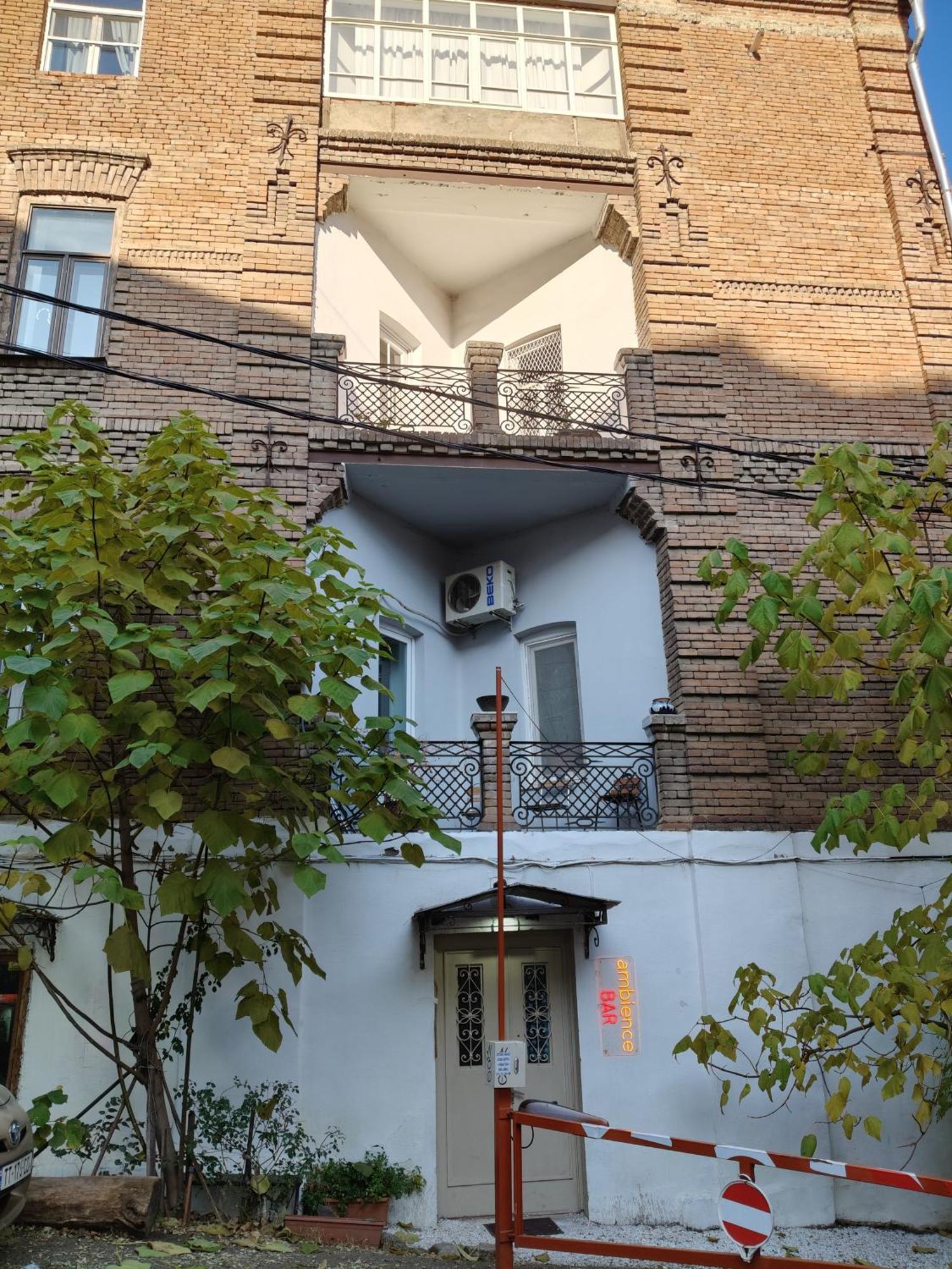 Ambience Hostel & Apartments Tbilisi ภายนอก รูปภาพ
